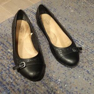 Croft and Barrow ortholite flats